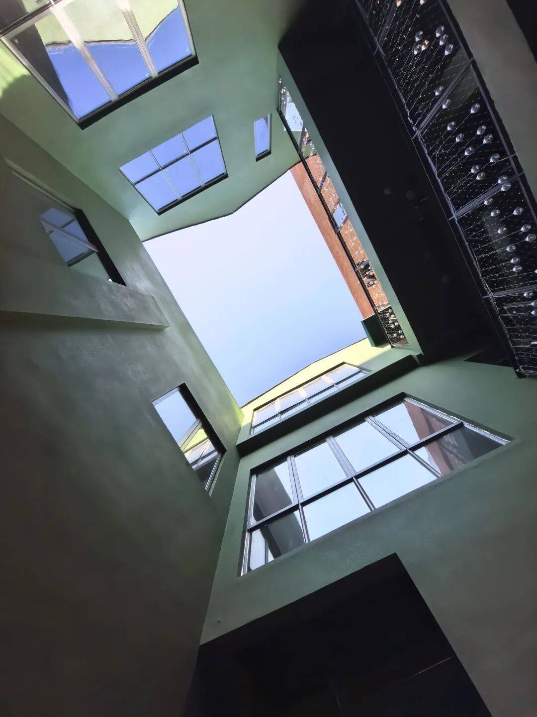 用镜头漫游莞城以新视角发现城市的“隐藏惊喜”瓦力游戏app老城“活跃”着年轻人⑥ 他们(图7)